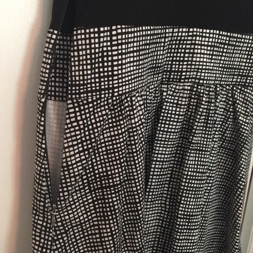 Express Dress - Picture 6 of 7